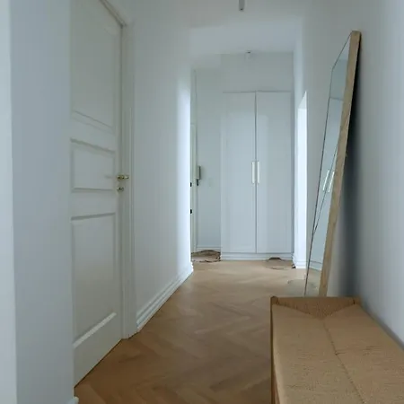 Spacious 3-bedroom In Embassy District Lejlighed København