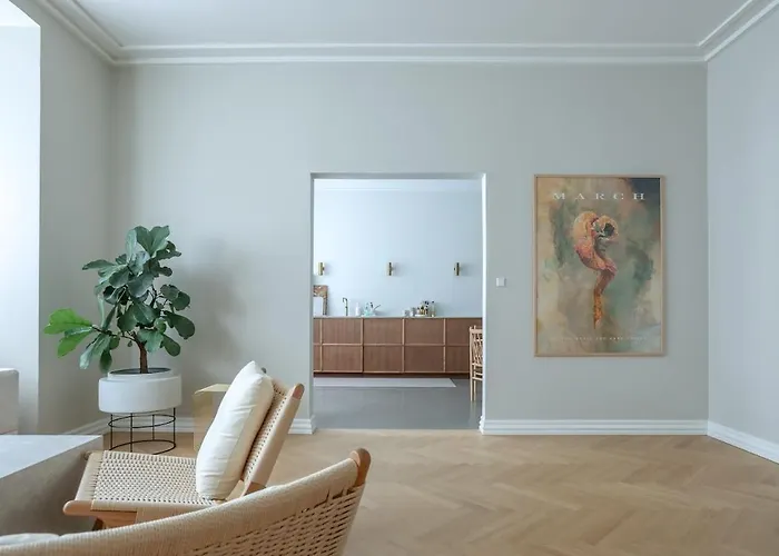 Spacious 3-bedroom In Embassy District Apartamento