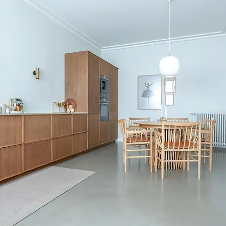 Spacious 3-bedroom In Embassy District