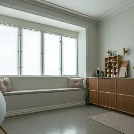 Spacious 3-bedroom In Embassy District Appartement *