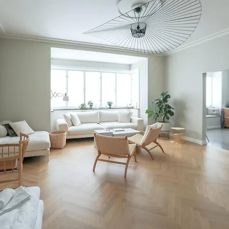 Spacious 3-bedroom In Embassy District